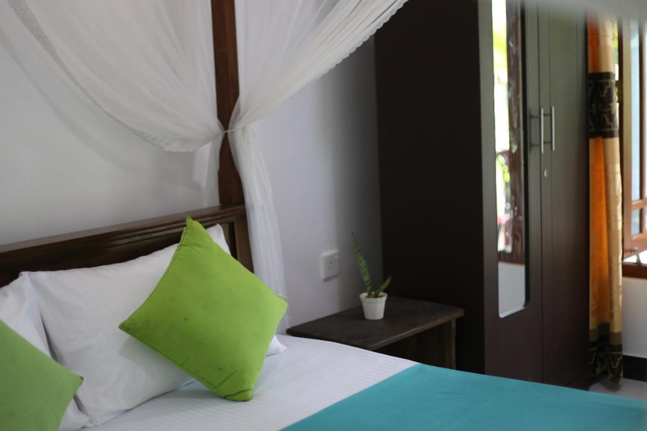 Bakery Family Guest House Mirissa Rom bilde